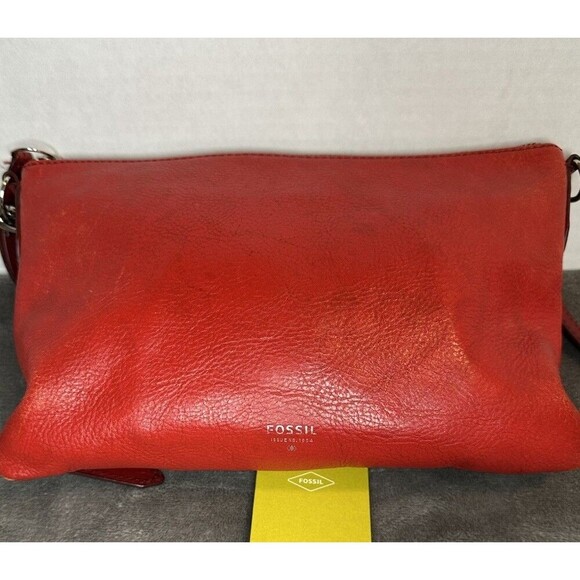 Fossil Red Leather Credit Card Slots Zipper Closure Crossbody Bag - Picture 3 of 16